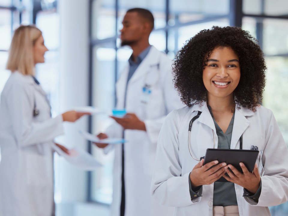 Quer pagar menos impostos? Saiba como o Simples Nacional para médicos pode ser a melhor escolha para profissionais da saúde.