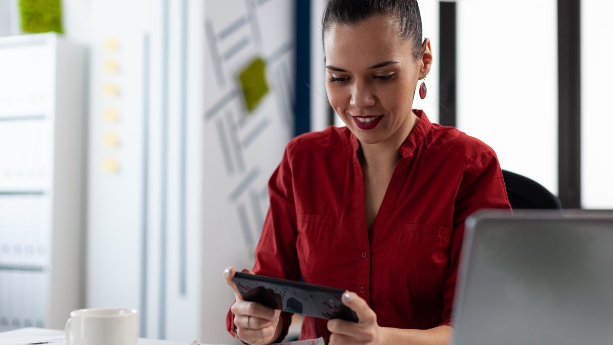 Quer abrir empresa com segurança e sem dores de cabeça? Saiba se é preciso contratar um contador e como garantir que tudo esteja dentro da lei.