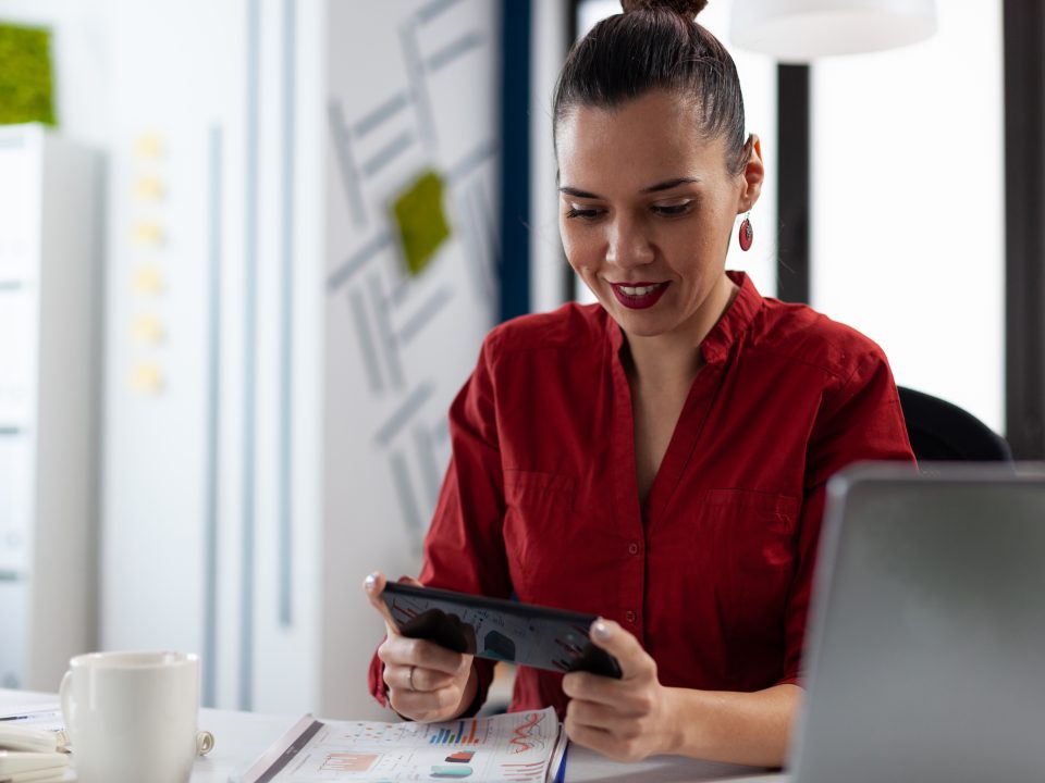 Quer abrir empresa com segurança e sem dores de cabeça? Saiba se é preciso contratar um contador e como garantir que tudo esteja dentro da lei.
